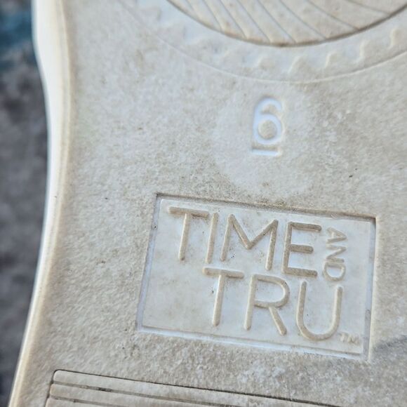 Womens TIME and TRU Animal Print Twin Gore Low Top Slip On Shoes / Size 6 - Picture 9 of 16